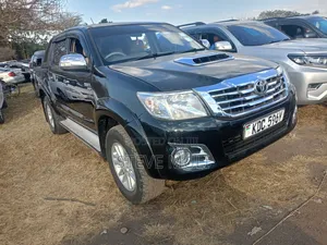 Toyota Hilux 2014 Black