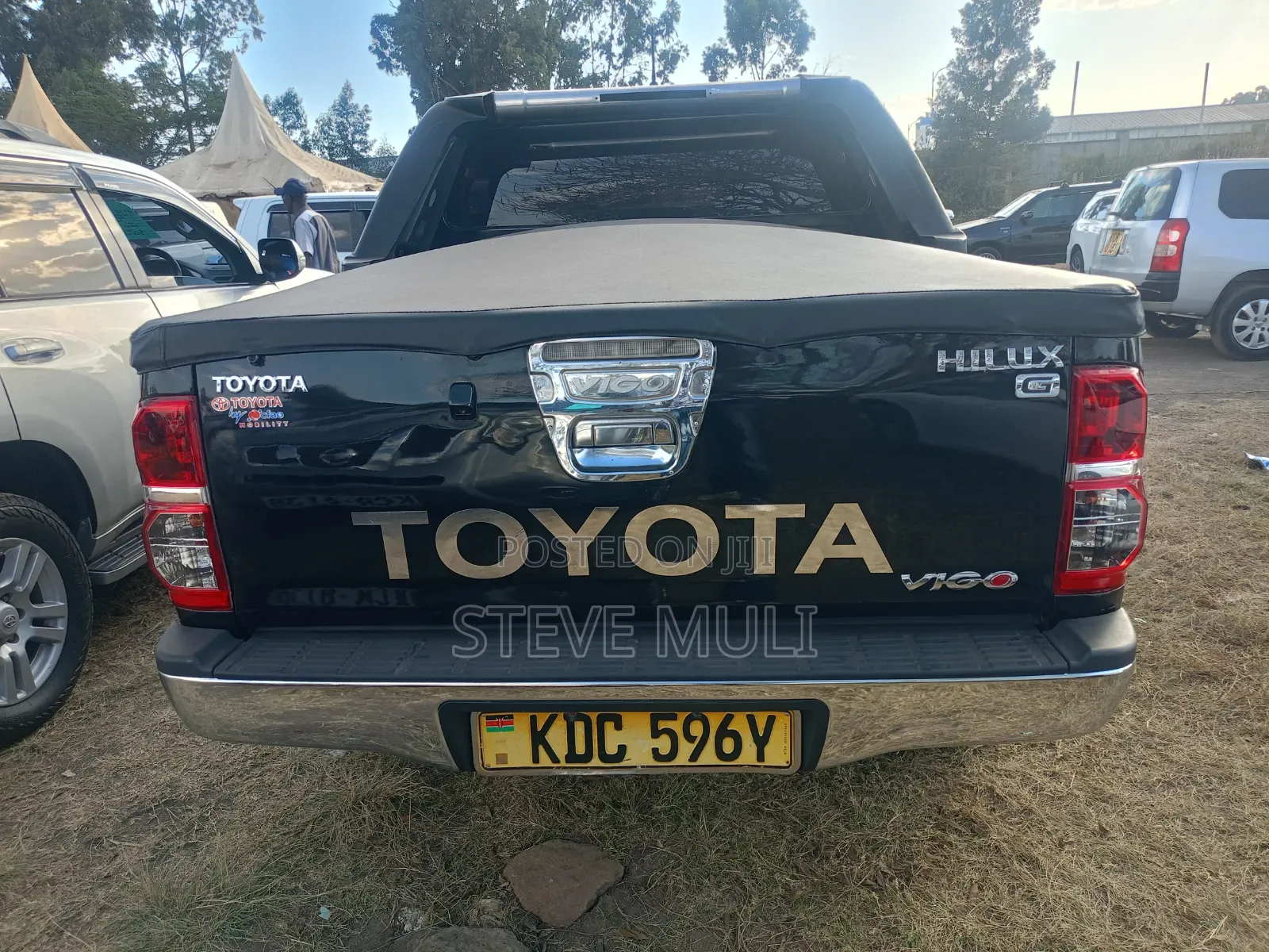 Toyota Hilux 2014 Black
