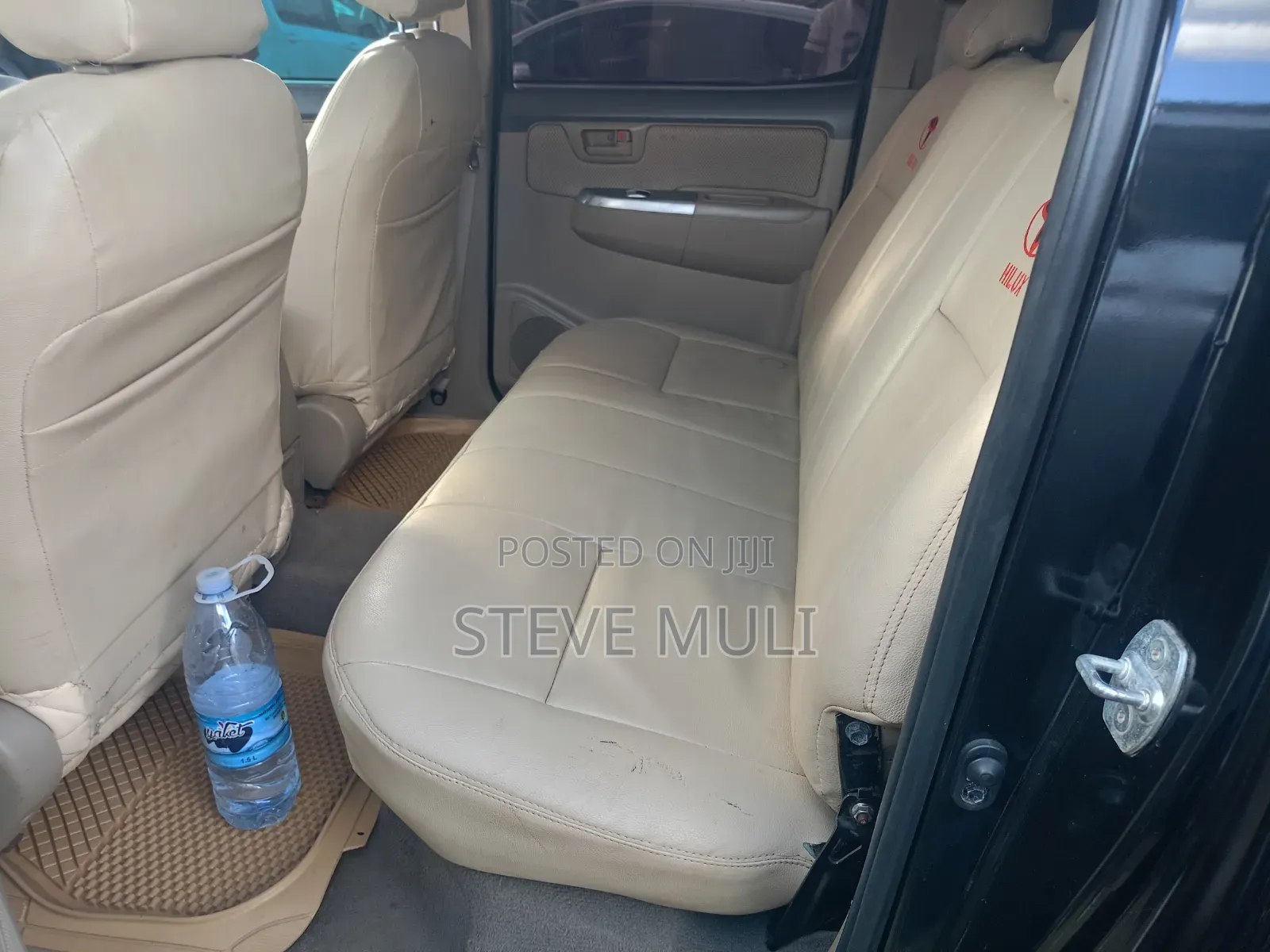 Toyota Hilux 2014 Black