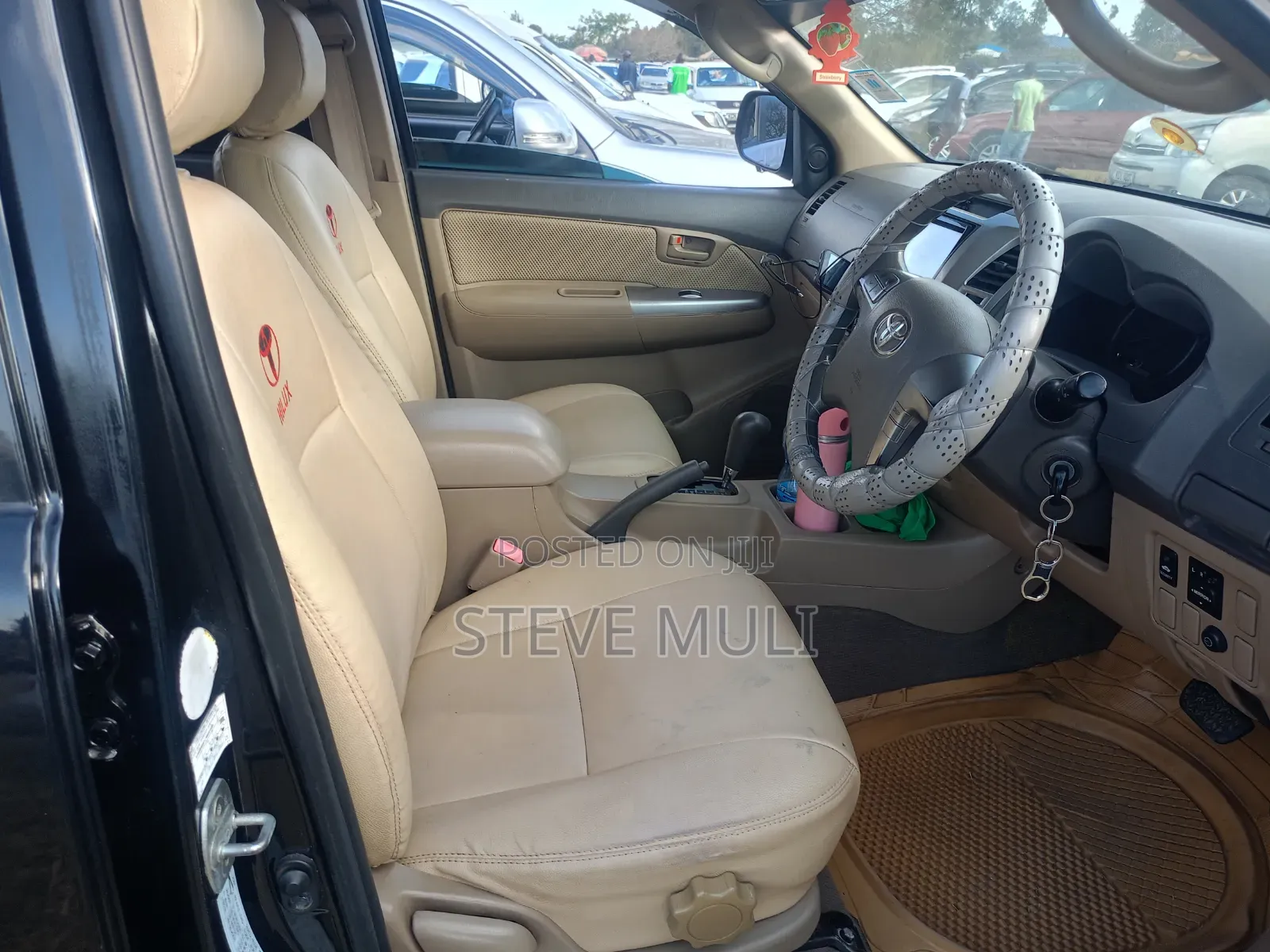 Toyota Hilux 2014 Black