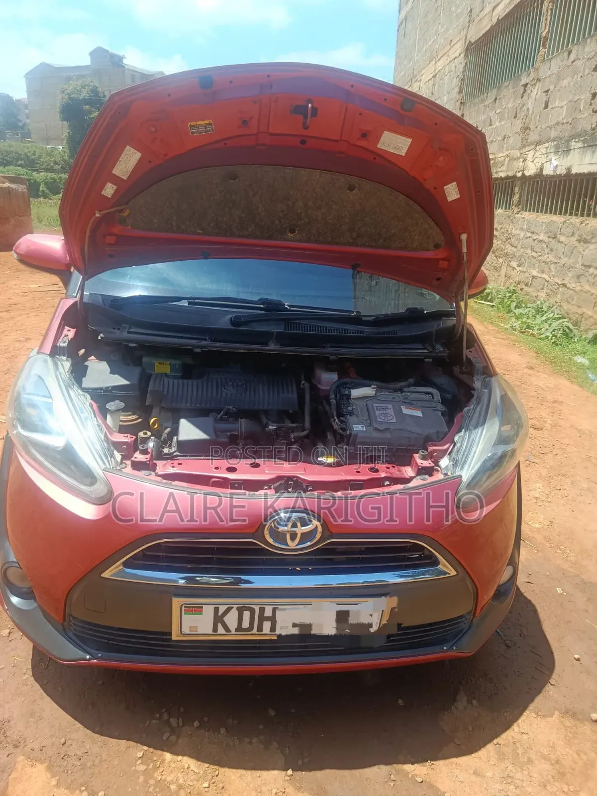 Toyota Sienta 1.5 FWD 2014 Maroon