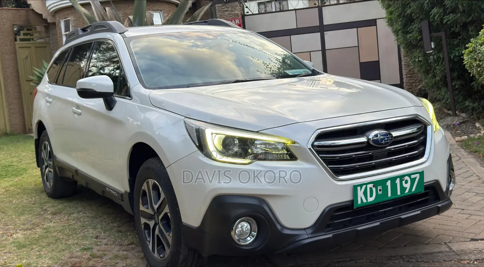Subaru Outback 2018 White