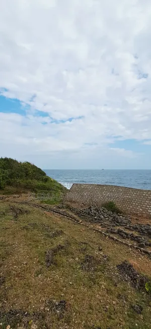 For Sale 400 Acres Land Funzi Island