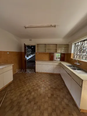 4bdrm Bungalow in Lavington, Muthangari for rent