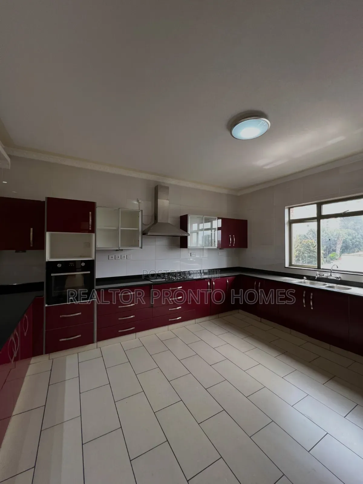 3bdrm Apartment in Yaya Center, Hurlingham for rent