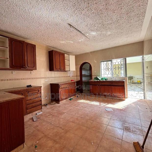 4bdrm Townhouse/Terrace in Spring Valley for sale - thumbnail 3