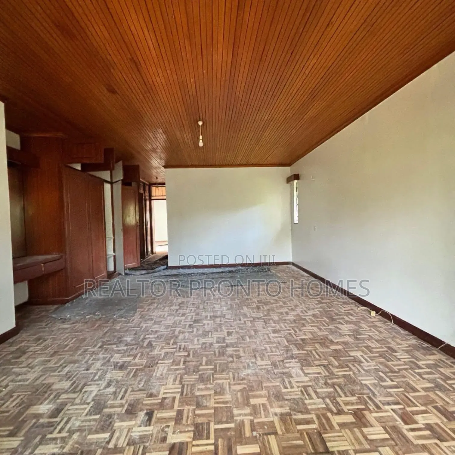 4bdrm Townhouse/Terrace in Spring Valley for sale
