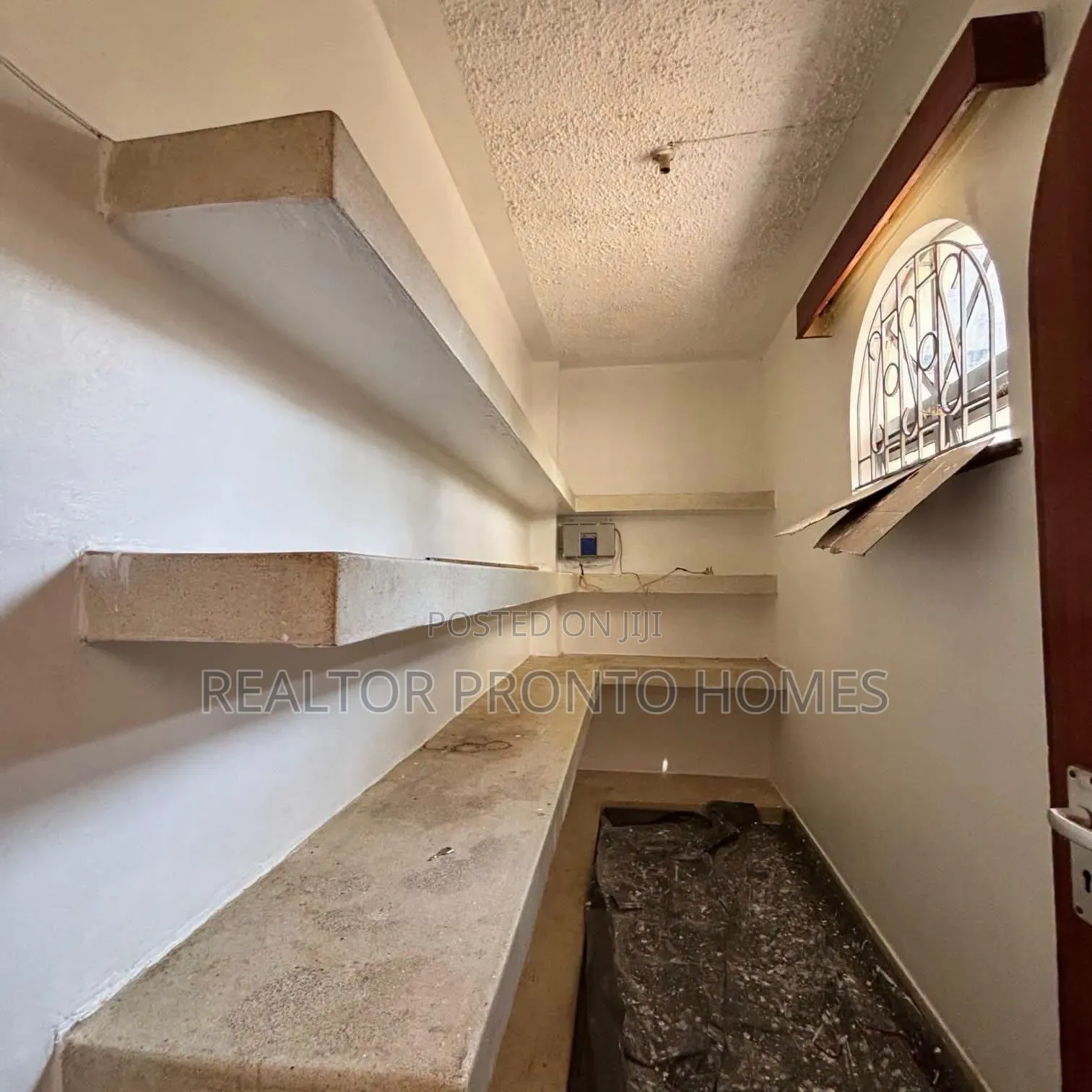4bdrm Townhouse/Terrace in Spring Valley for sale