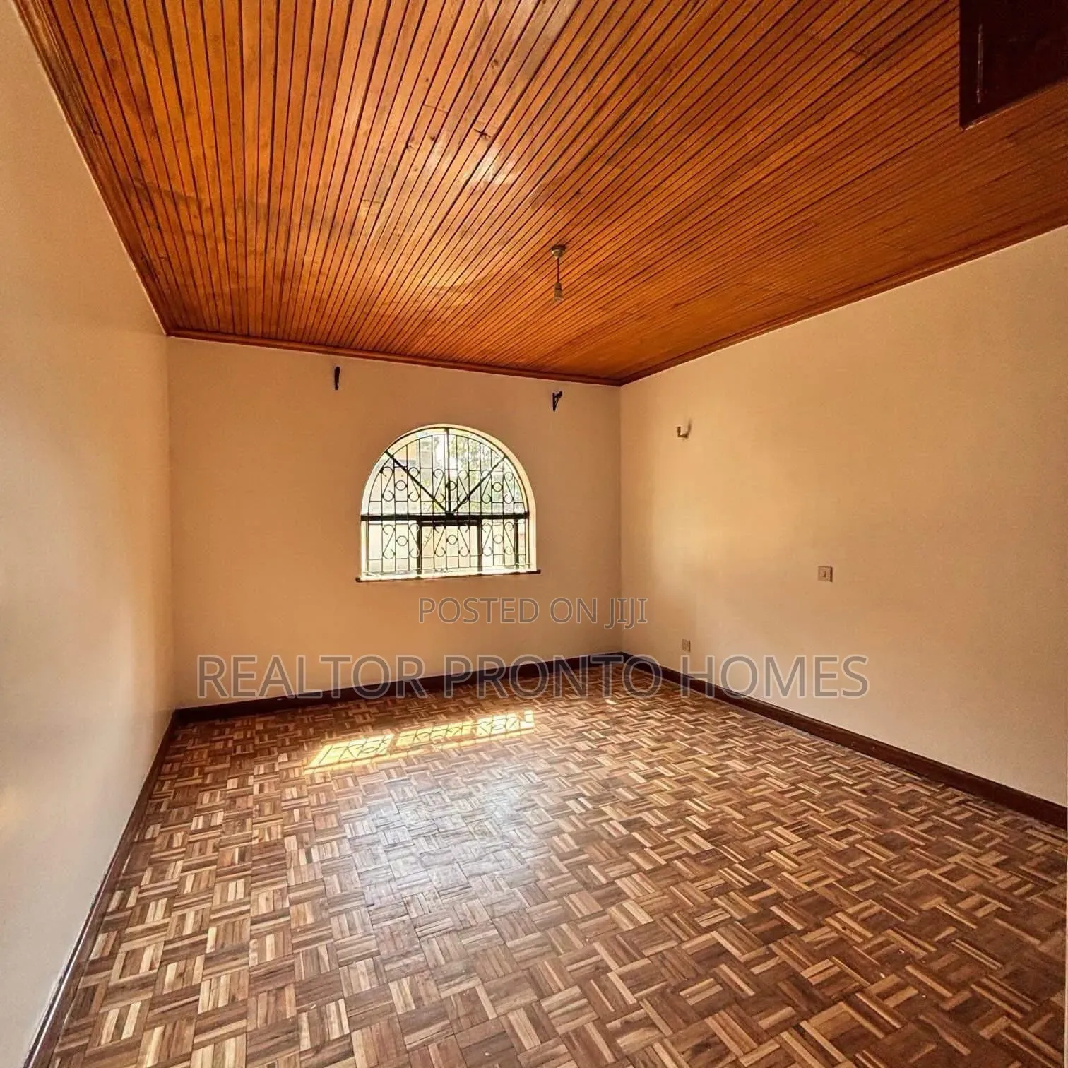 4bdrm Townhouse/Terrace in Spring Valley for sale