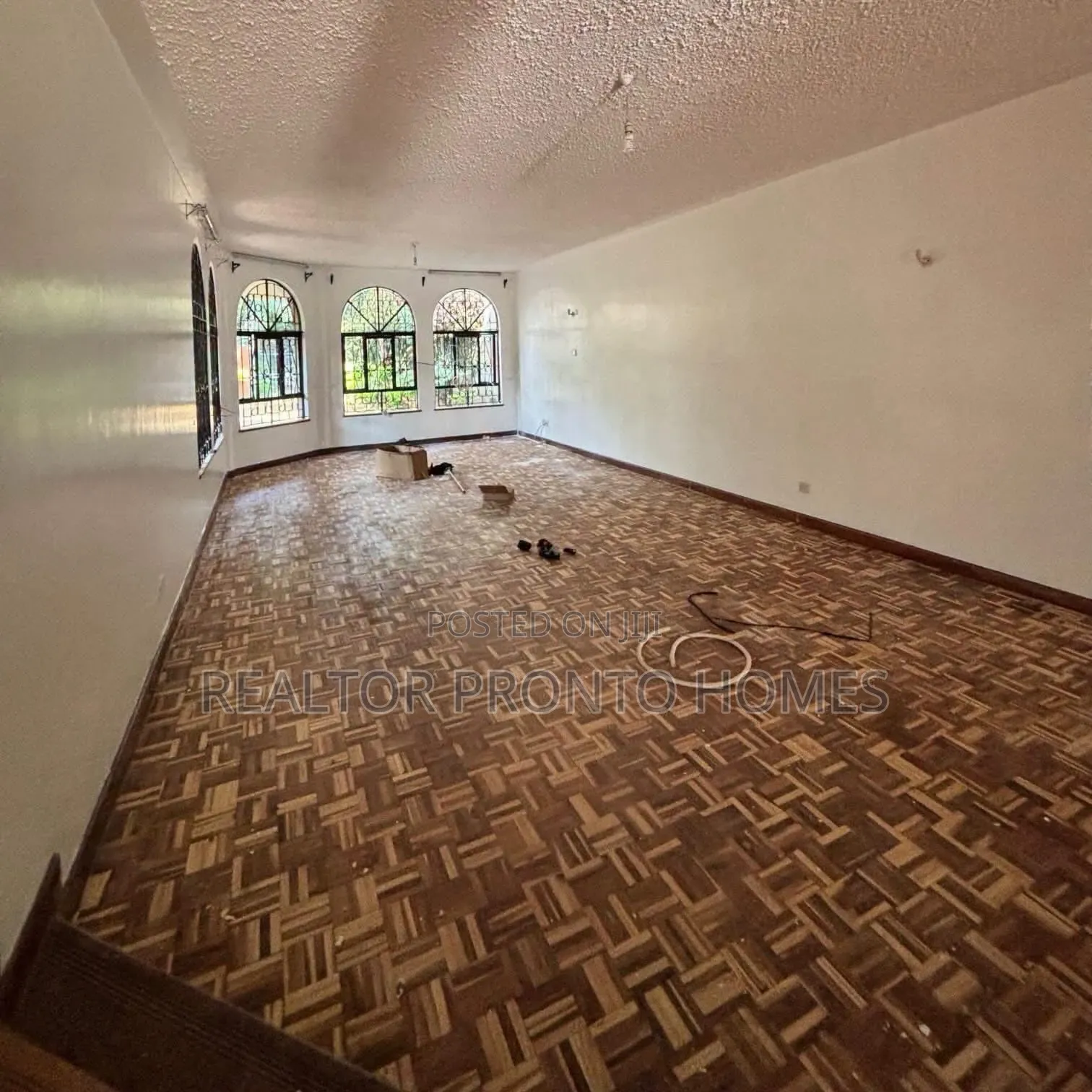 4bdrm Townhouse/Terrace in Spring Valley for sale