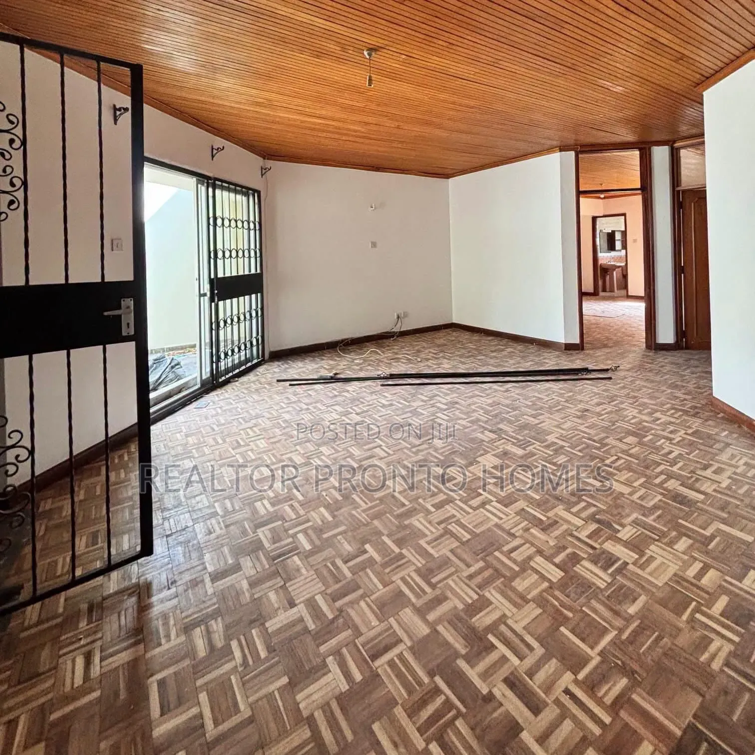 4bdrm Townhouse/Terrace in Spring Valley for sale