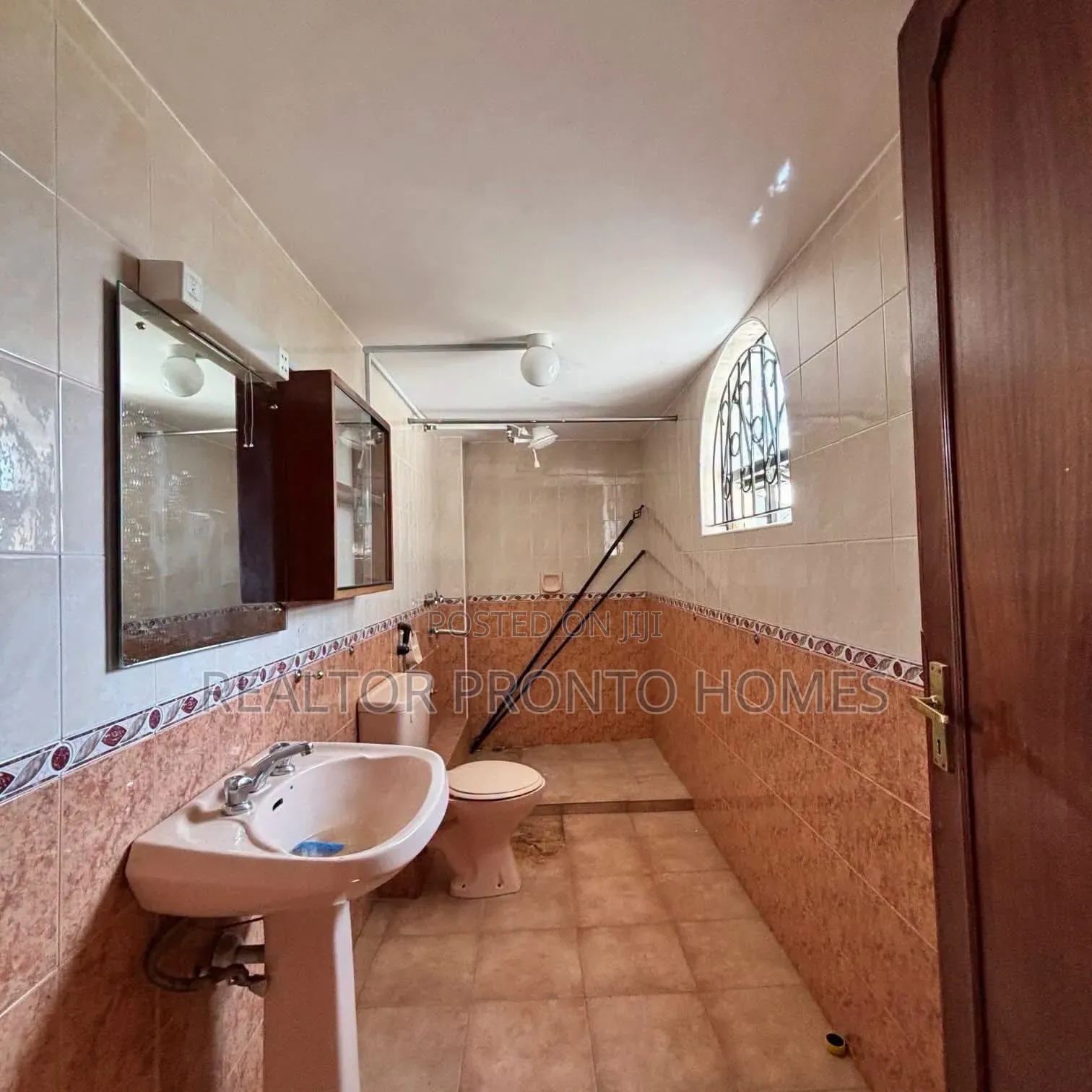 4bdrm Townhouse/Terrace in Spring Valley for sale