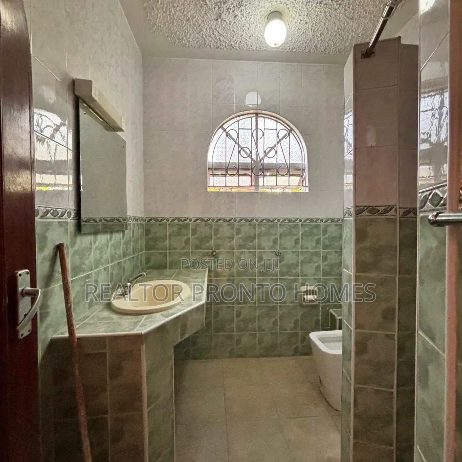 4bdrm Townhouse/Terrace in Spring Valley for sale
