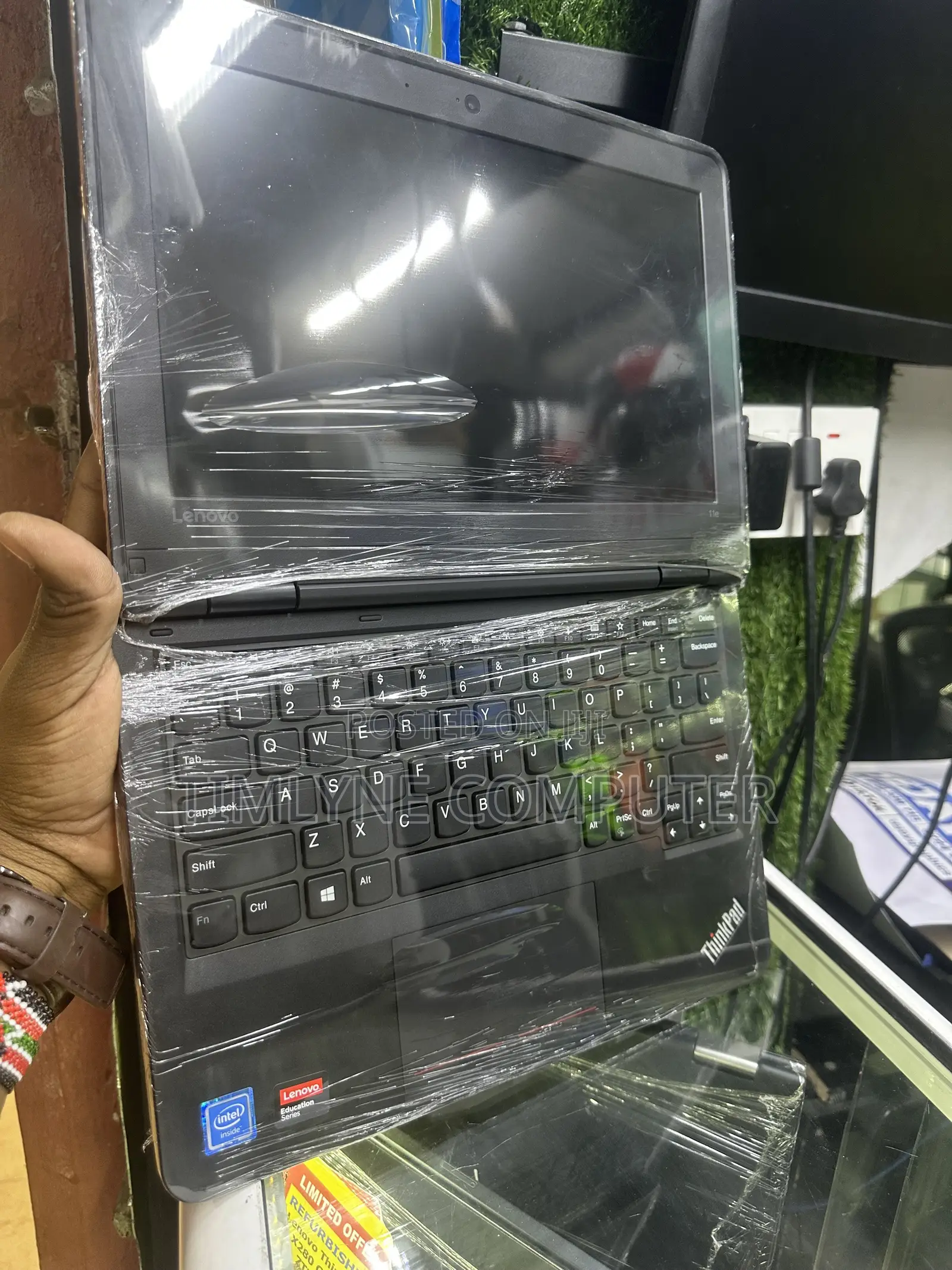 Laptop Lenovo ThinkPad 11e 4GB Intel Celeron SSD 128GB