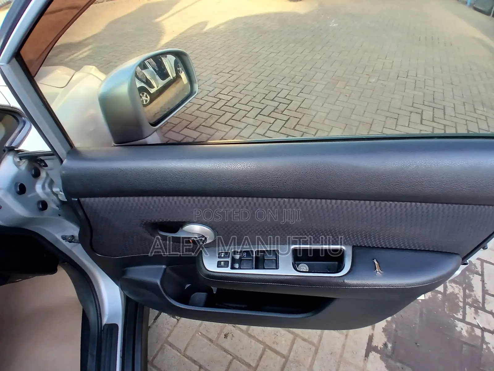Nissan Tiida 2008 Silver