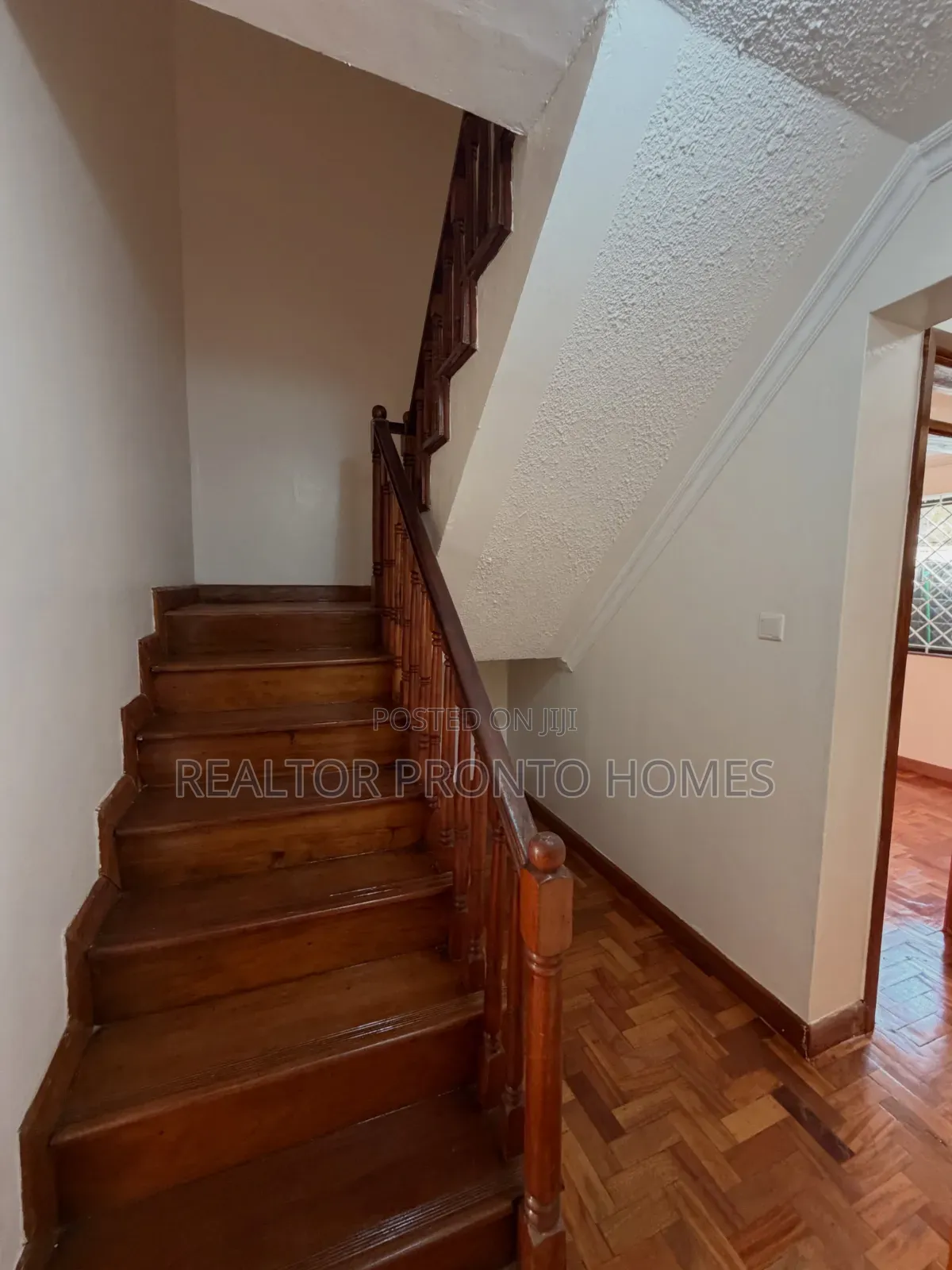 4bdrm Maisonette in Lavington, Valley Arcade for sale