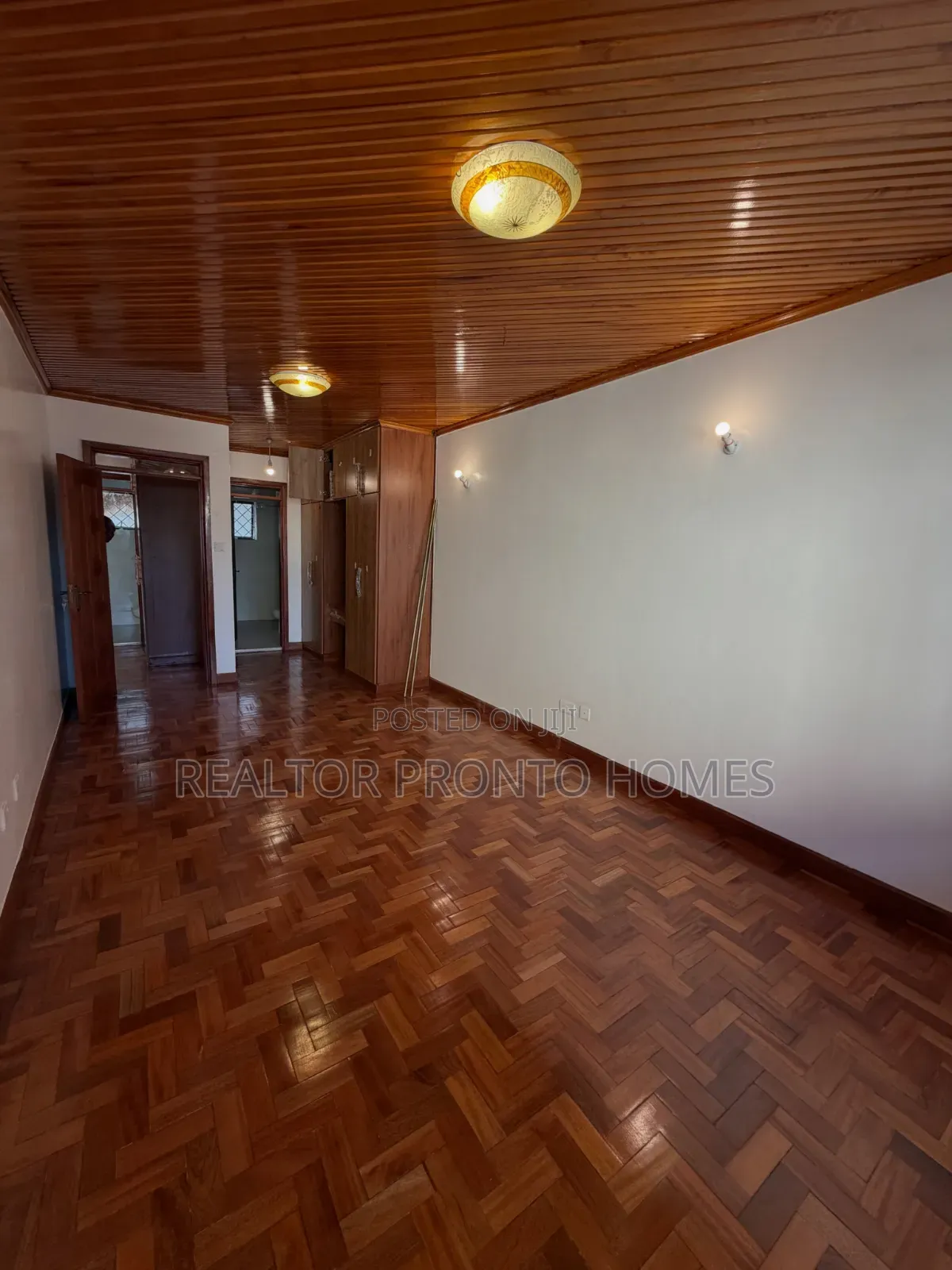 4bdrm Maisonette in Lavington, Valley Arcade for sale