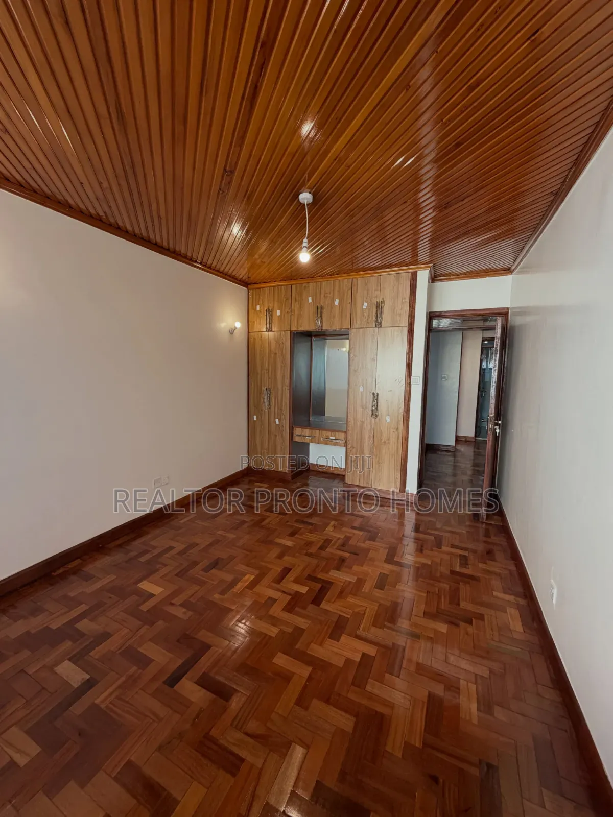 4bdrm Maisonette in Lavington, Valley Arcade for sale