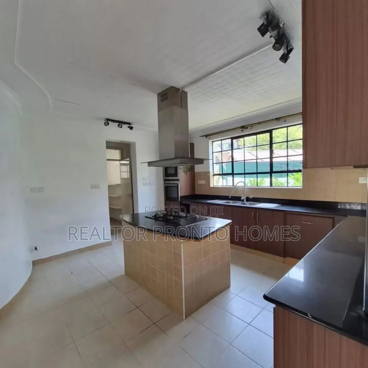 4bdrm Villa in Ridgeways for sale