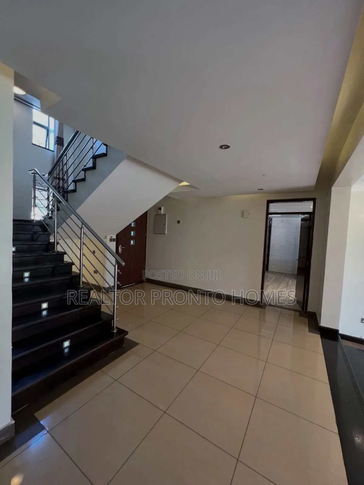5bdrm Townhouse / Terrace in Lavington, Muthangari for rent
