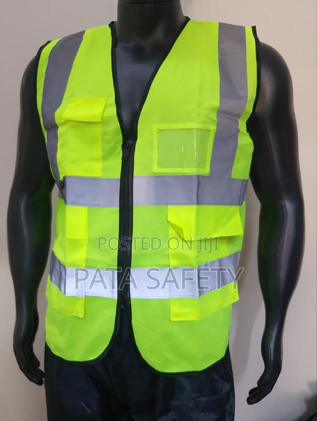 Reflectors With Pocket