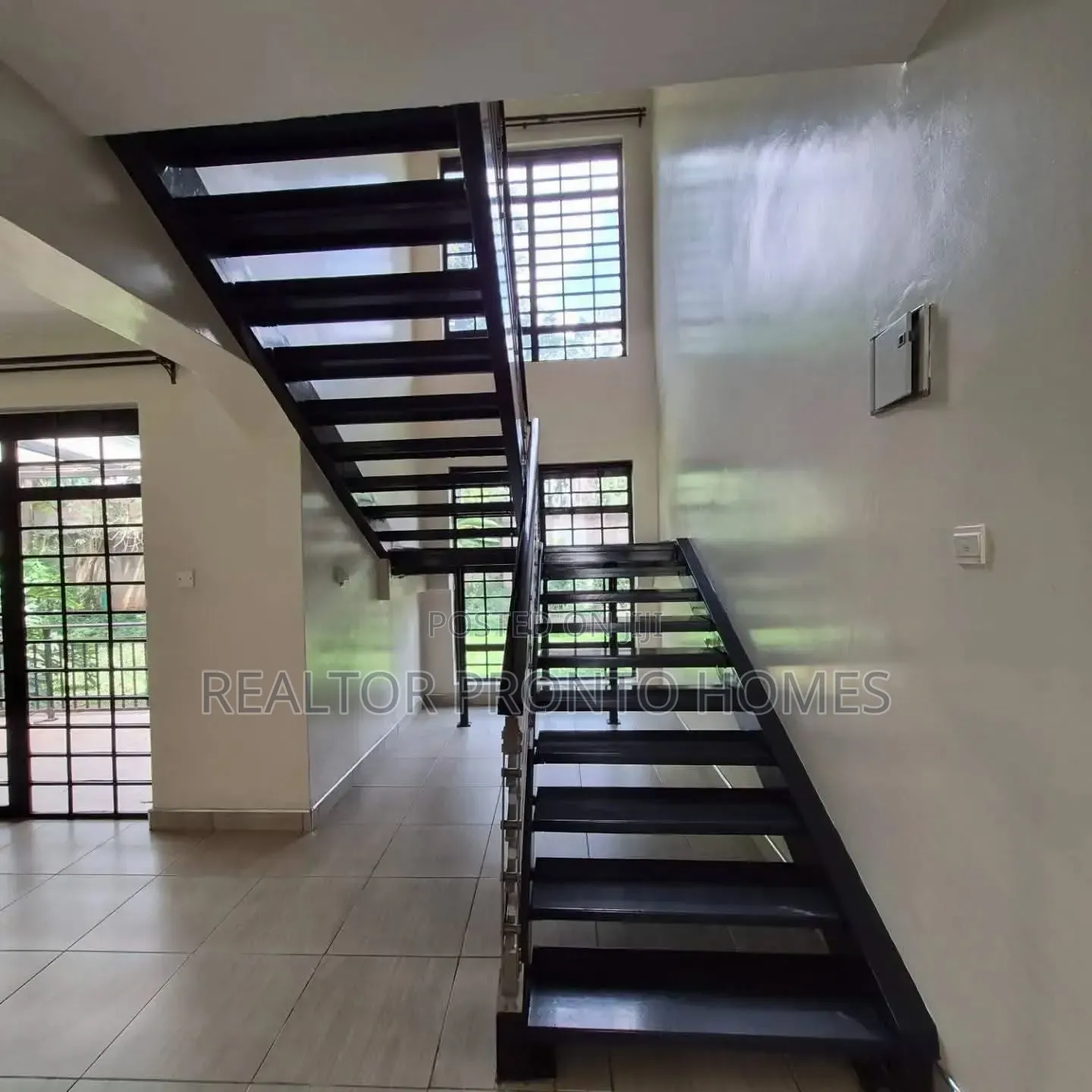 4bdrm Townhouse / Terrace in New Runda for rent