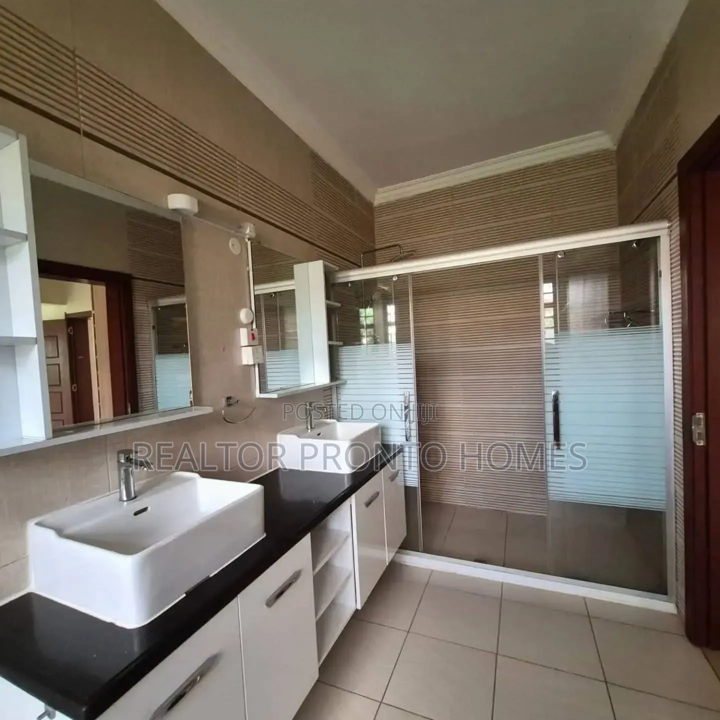 4bdrm Townhouse / Terrace in New Runda for rent
