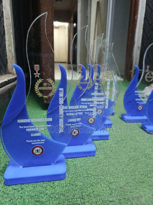 T24-R002A,custom Trophies,trophies