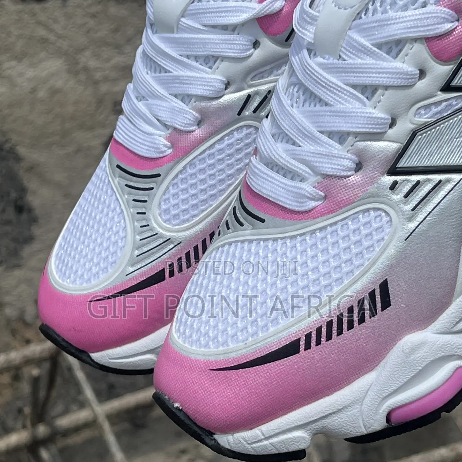 New Balance 2000R Sneakers for Ladies