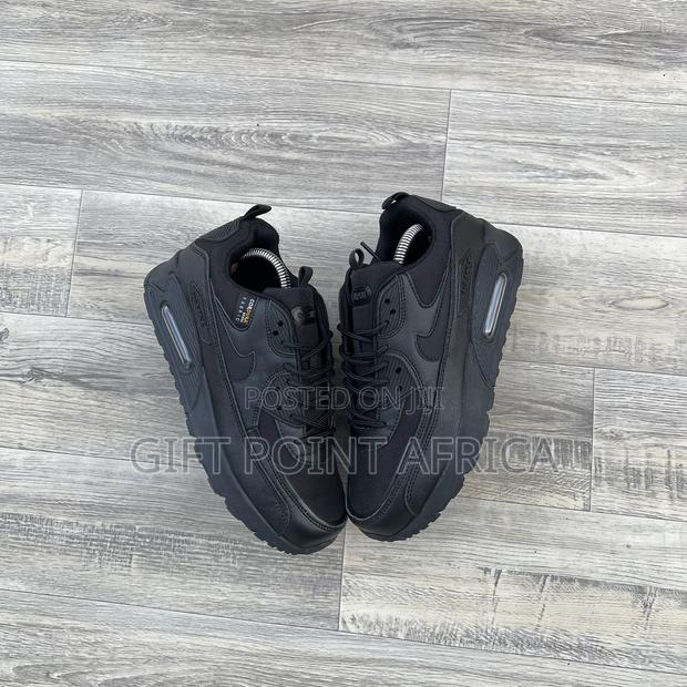 Leather Airmax 90 Black in Color