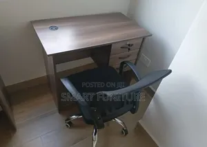 Heavyweight Champion Office Chairs With Fixed Office Desk