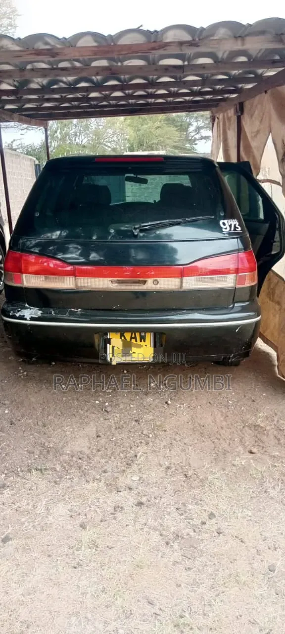 Toyota Vista 1998 Black