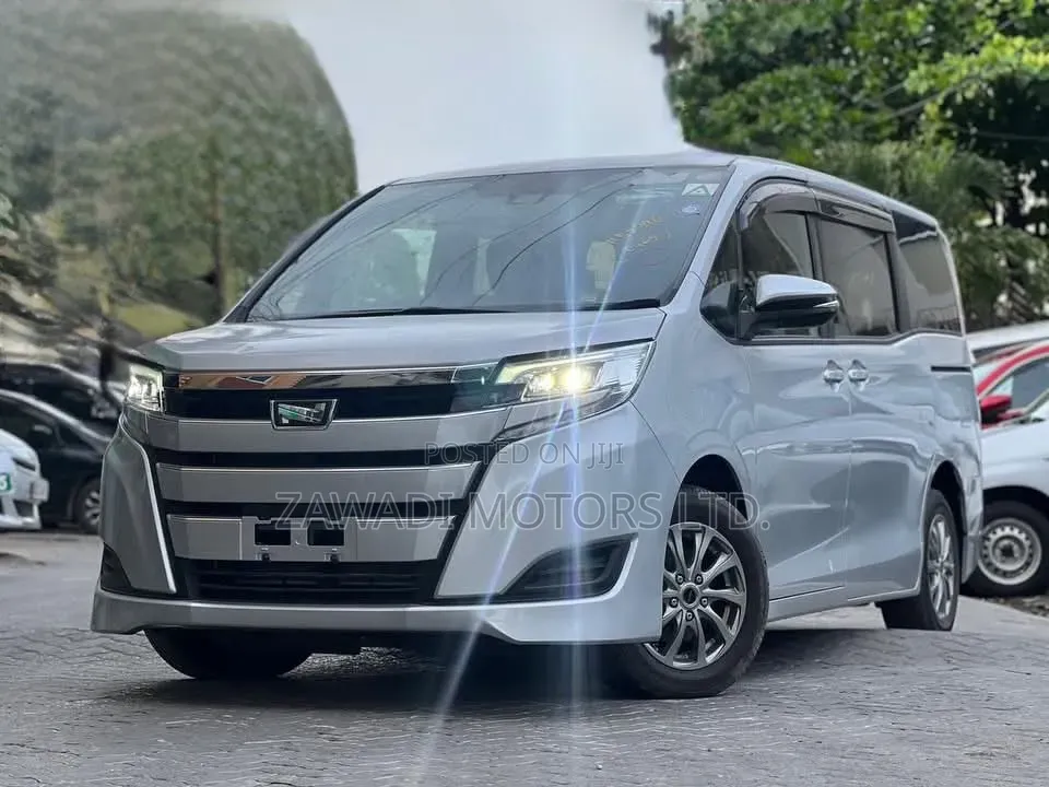 Toyota Noah 2.0 AWD (8 Seater) 2019 Silver