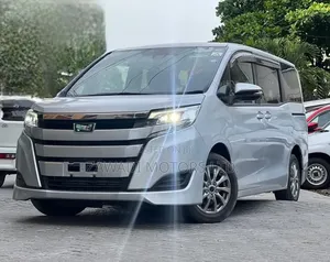 Toyota Noah 2.0 AWD (8 Seater) 2019 Silver