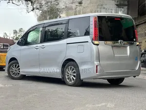 Toyota Noah 2.0 AWD (8 Seater) 2019 Silver