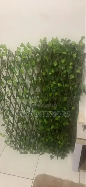 Easy to Fit and Decorate Artificial Privacy Fence