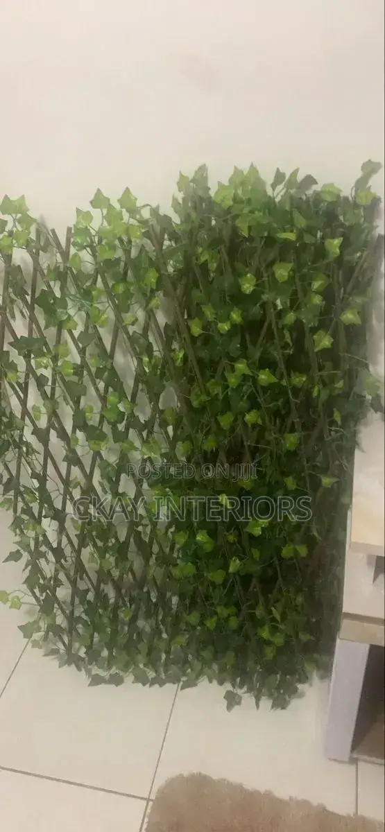 Easy to Fit and Decorate Artificial Privacy Fence