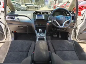 Honda Shuttle 2019 Pearl