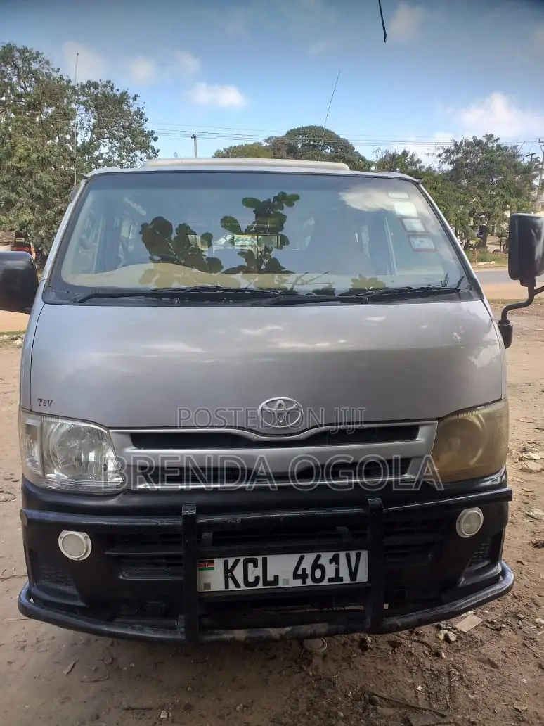 Toyota HiAce 2010 Silver