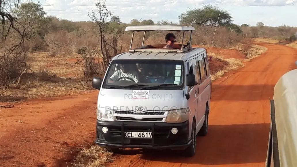 Toyota HiAce 2010 Silver