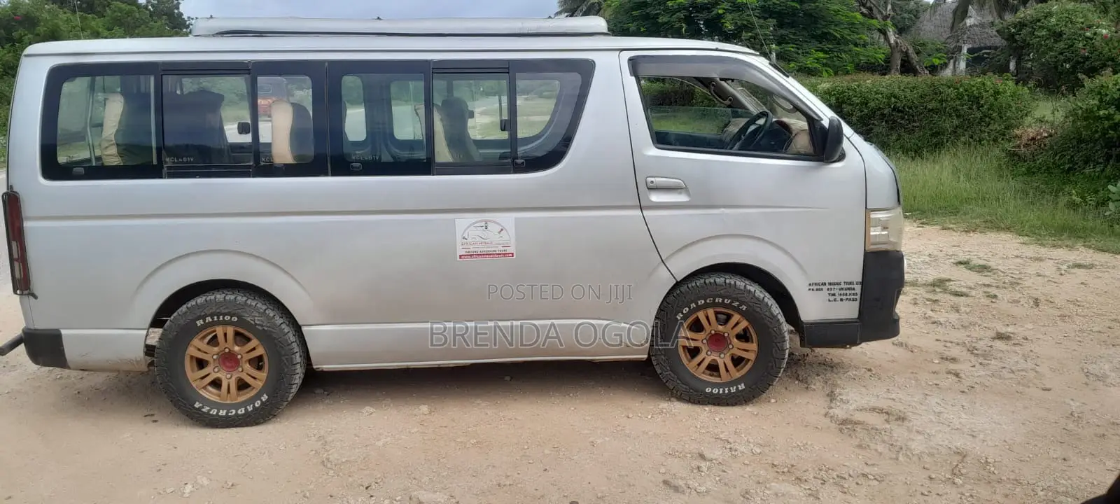 Toyota HiAce 2010 Silver