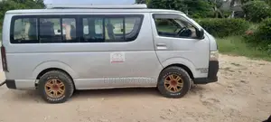 Toyota HiAce 2010 Silver