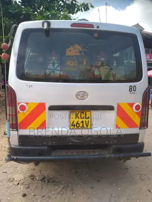 Toyota HiAce 2010 Silver