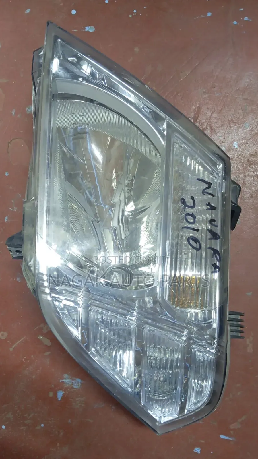 Nissan Navara 2010/2012 Headlight