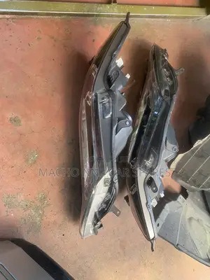 Toyota Harrier 2014 (147) Headlight