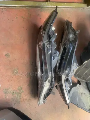 Toyota Harrier 2014 (147) Headlight
