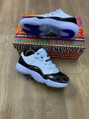 Jordan 11 Low Cut Unisex Sneakers