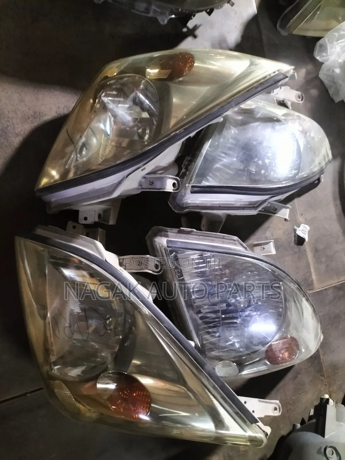 Toyota Landcruseir Prado 120 Headlight