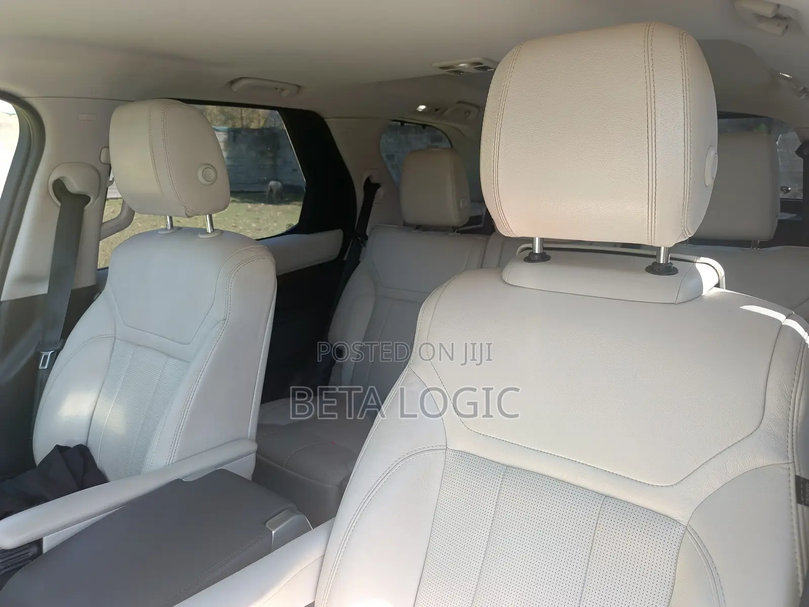 Land Rover Discovery HSE 4x4 2018 Black