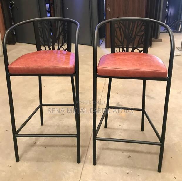 High Quality Bar Stool With Armrests and a Footrest.